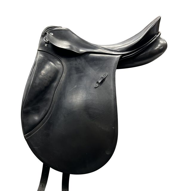 18" PASSIER OPTIMUM DRESSAGE SADDLE - D22057